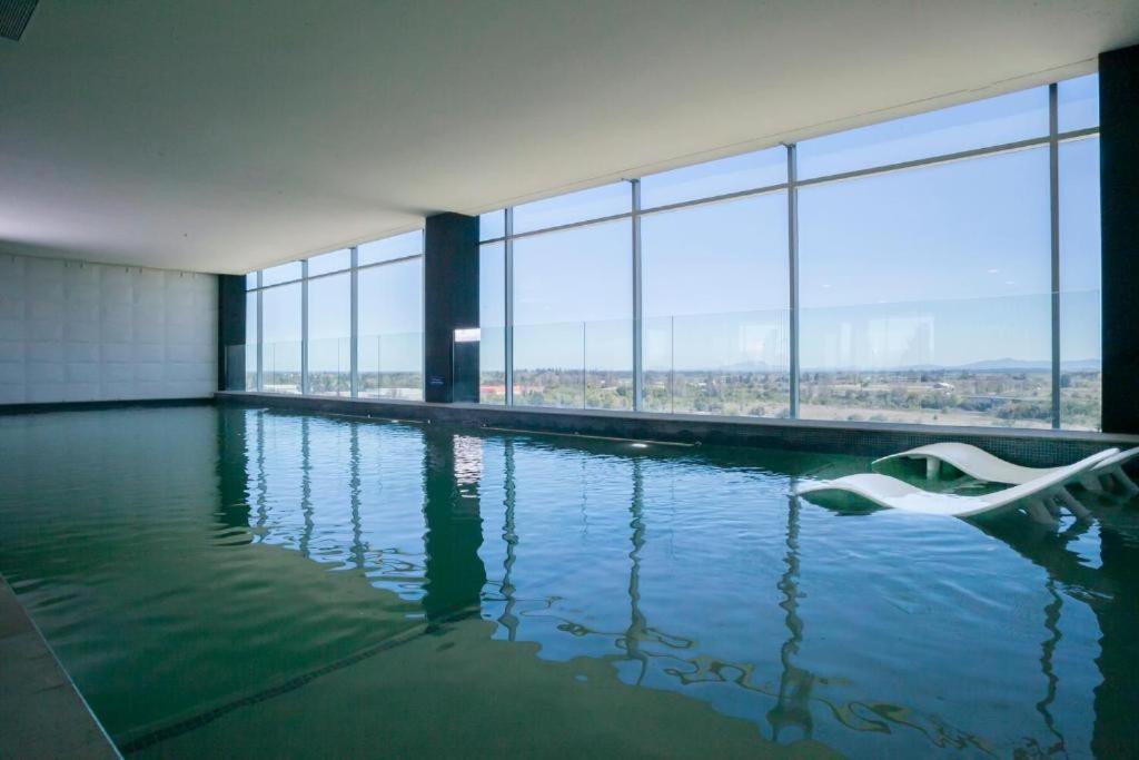 Mds Hotel Chillán Exterior foto The pool at the Ritz-Carlton, Perth