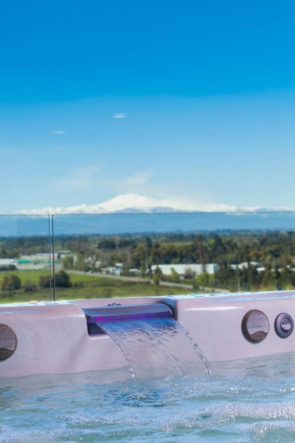 Mds Hotel Chillán Exterior foto View of Mount Rainier from the 10th floor of the building