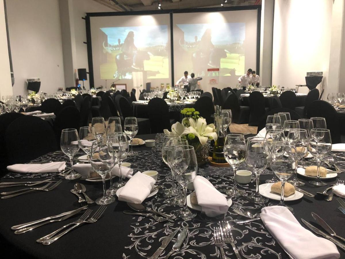 Mds Hotel Chillán Exterior foto The 2017 Wine Scholar Guild Awards Dinner